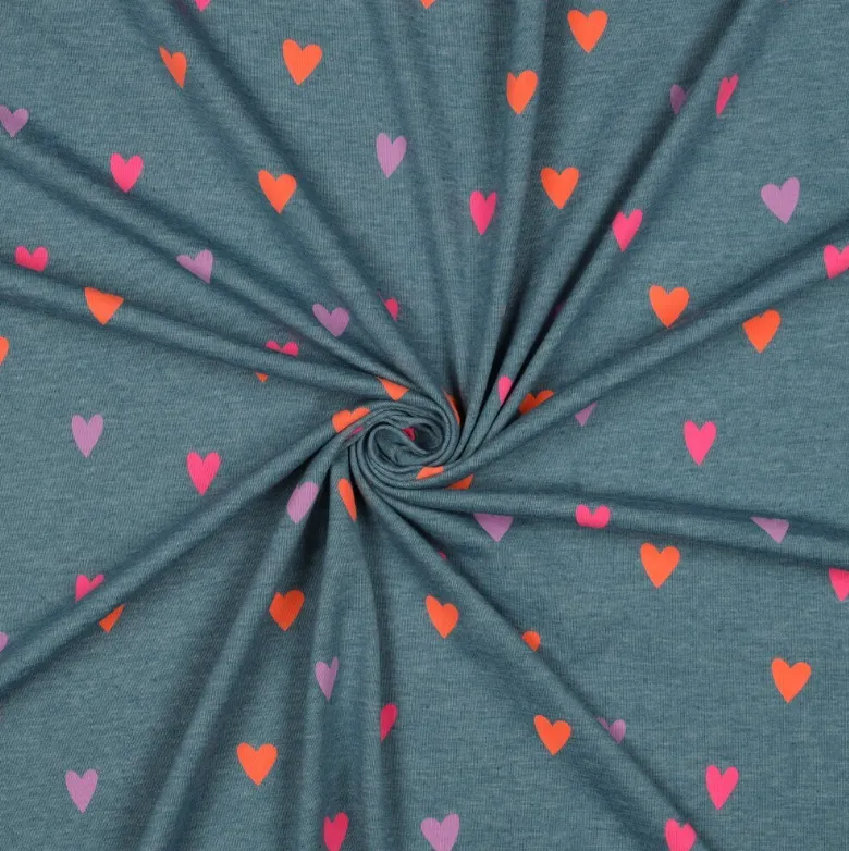 Tricot blauw met gekleurde hartjes